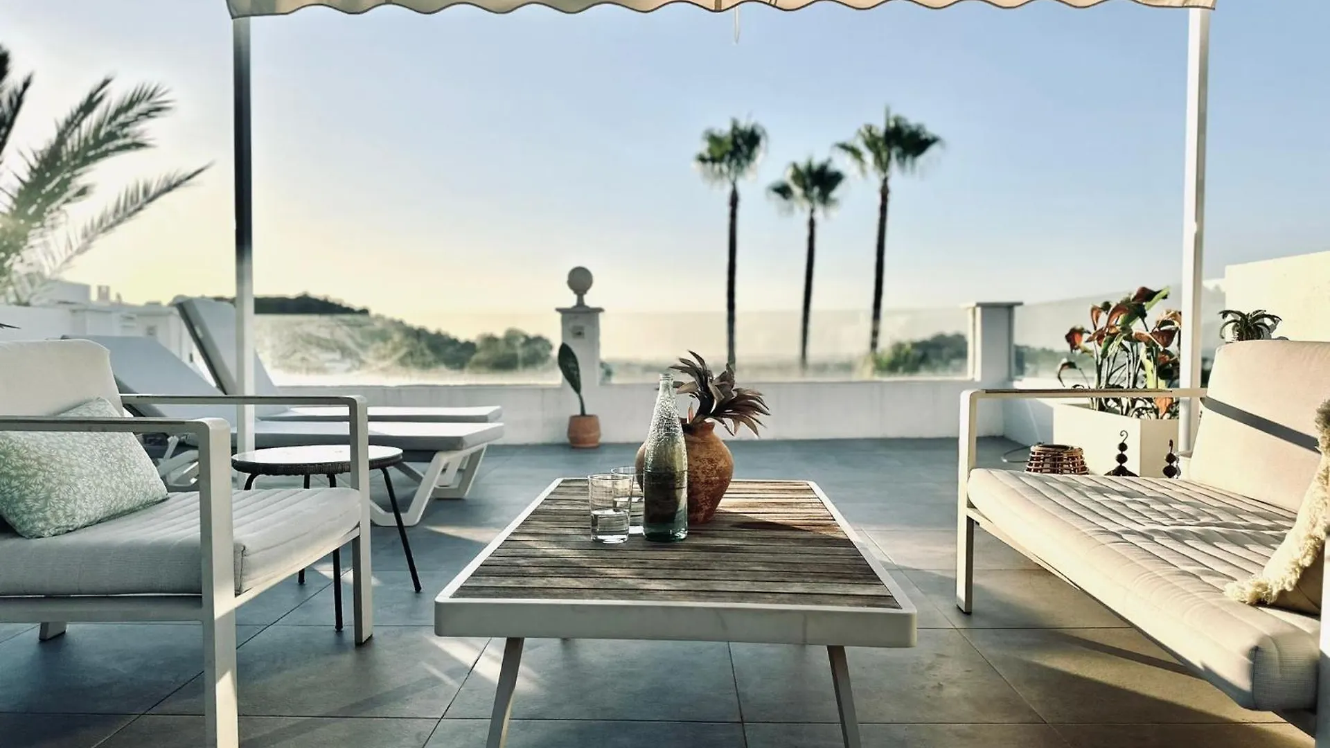 La Quinta Sea View Apartment Benahavis