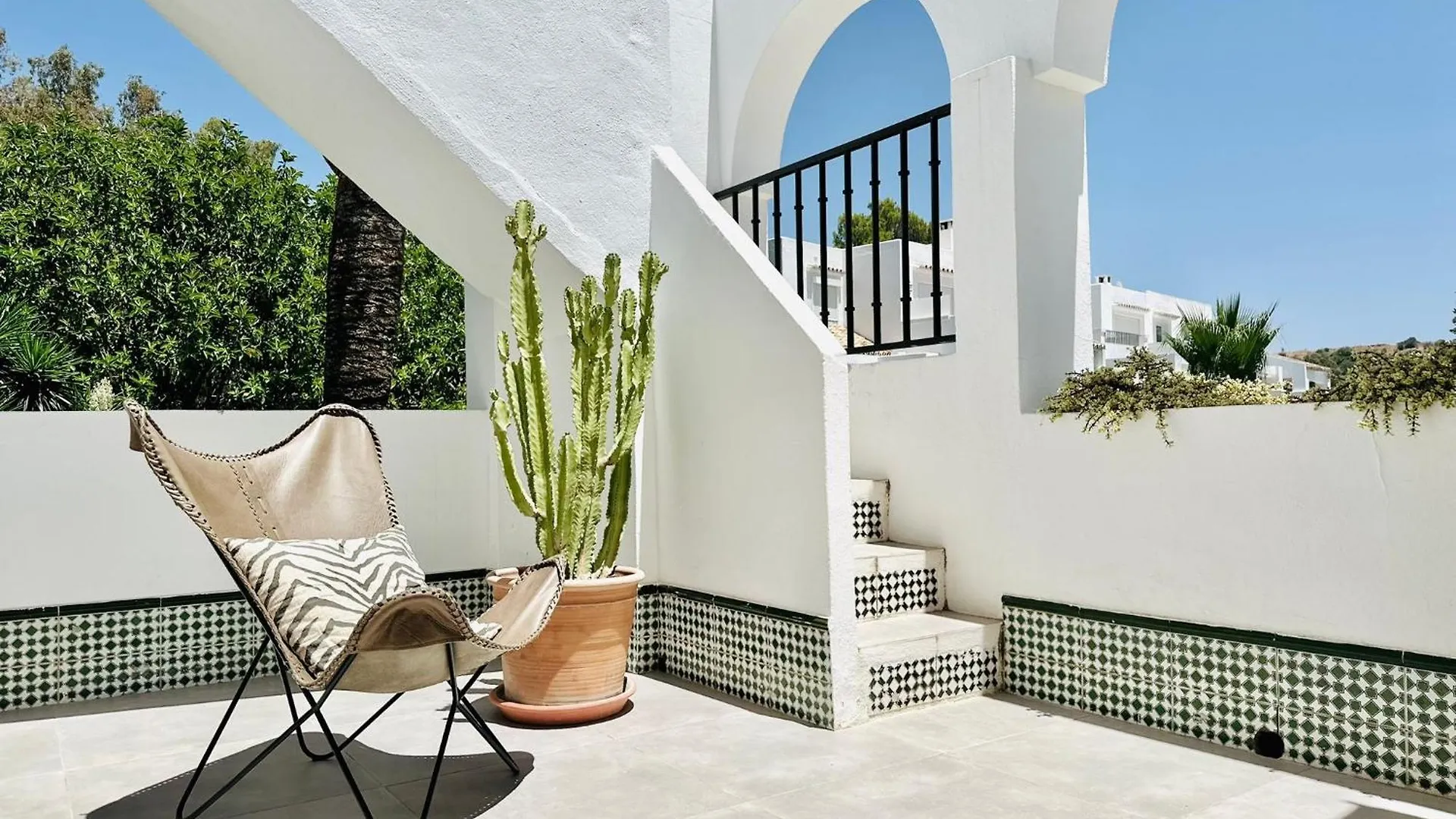 La Quinta Sea View Apartment Benahavis Spain
