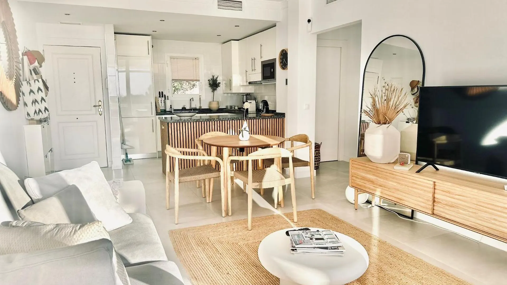 La Quinta Sea View Apartment Benahavis
