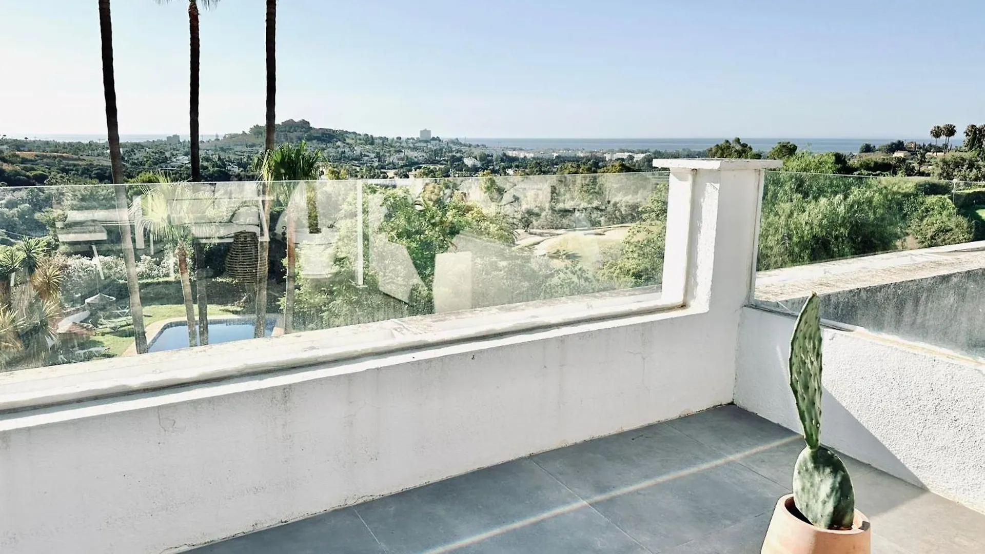 La Quinta Sea View Apartment Benahavis