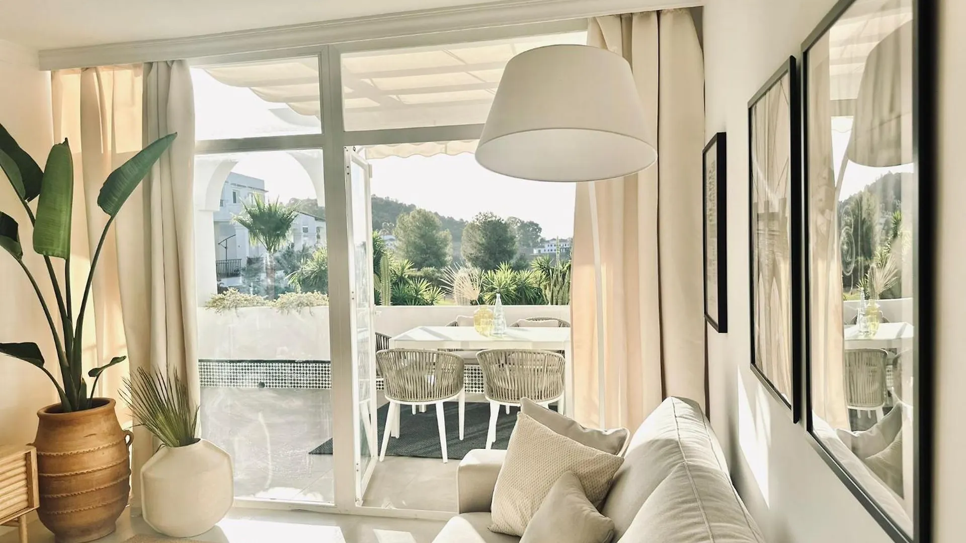 La Quinta Sea View Apartment Benahavis