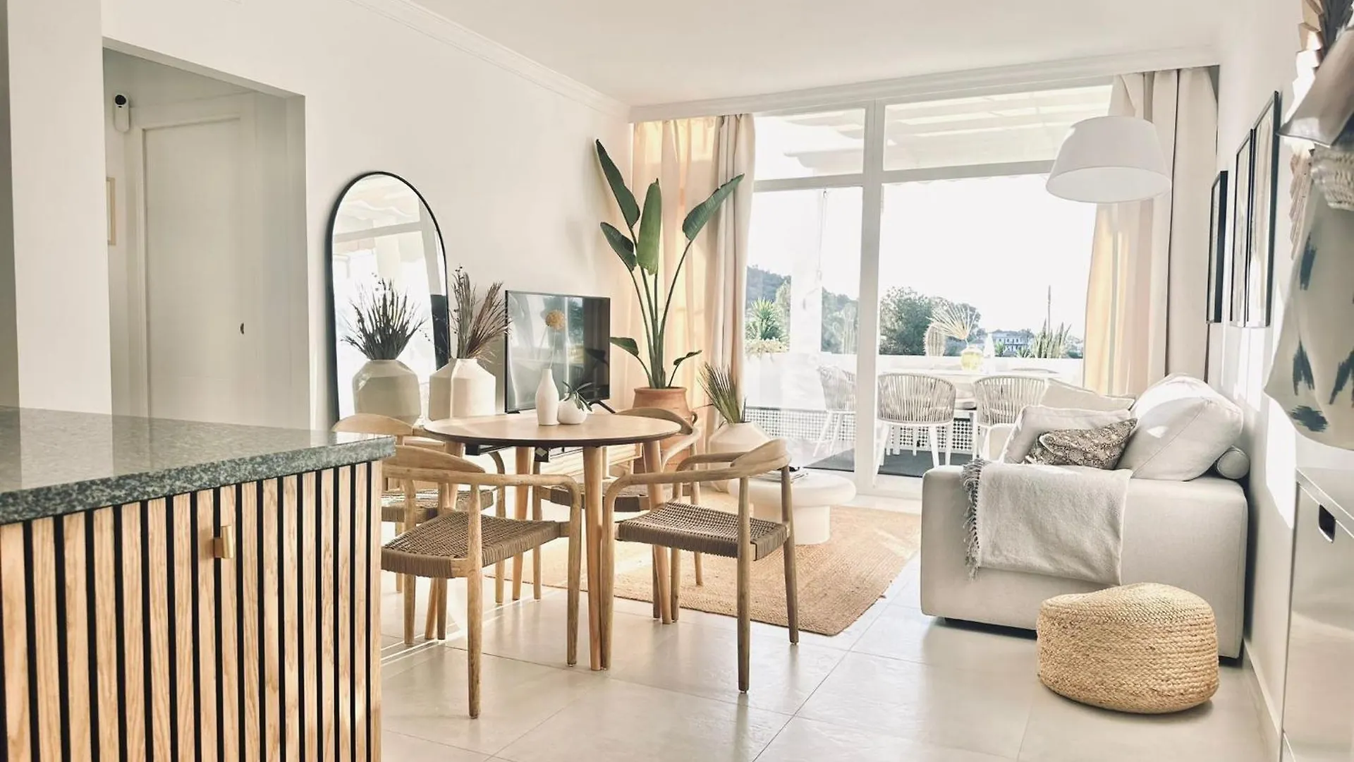 La Quinta Sea View Apartment Benahavis